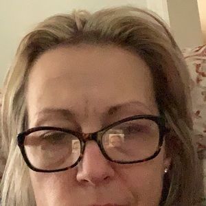 Meet your Posher, Dina